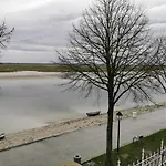 Logis Hotel- Restaurant Le Relais Guillaume De Normandy-Parking Gratuit--Vue Baie Terrasse-Calme-Bornes Electrique-Local Velos Securise 2* Saint-Valery-sur-Somme