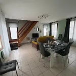 Logis Hotel- Restaurant Le Relais Guillaume De Normandy-Parking Gratuit--Vue Baie Terrasse-Calme-Bornes Electrique-Local Velos Securise