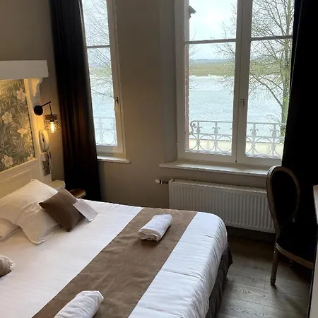 Logis Hotel- Restaurant Le Relais Guillaume De Normandy 2*
