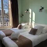Hotel Logis Hôtel- Restaurant Le Relais Guillaume de Normandy-PARKING GRATUIT-Bornes électriques-VUE BAIE TERRASSE-Calme Saint-Valery-sur-Somme
