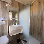 Logis Hotel- Restaurant Le Relais Guillaume De Normandy-parking Gratuit--vue Baie Terrasse-calme-bornes Electrique-local Velos Securise