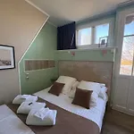 Logis Hotel- Restaurant Le Relais Guillaume De Normandy-parking Gratuit--vue Baie Terrasse-calme-bornes Electrique-local Velos Securise 2* Saint-Valéry-sur-Somme
