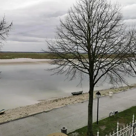 Logis Hotel- Restaurant Le Relais Guillaume De Normandy-parking Gratuit-bornes Electriques-vue Baie Terrasse-calme 2* סן-ואלרי-סור-סום