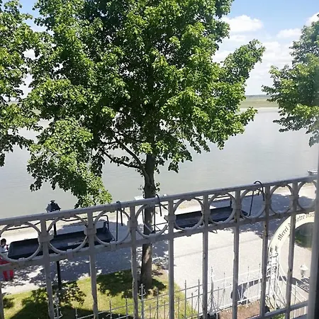 Logis Hotel- Restaurant Le Relais Guillaume De Normandy-parking Gratuit-bornes Electriques-vue Baie Terrasse-calme סן-ואלרי-סור-סום