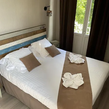 מלון Logis Hotel- Restaurant Le Relais Guillaume De Normandy-parking Gratuit-bornes Electriques-vue Baie Terrasse-calme סן-ואלרי-סור-סום