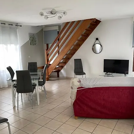 Hotel Relais Guillaume De Normandy 2*