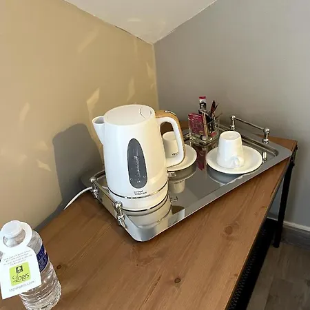 מלון Logis Hotel- Restaurant Le Relais Guillaume De Normandy-parking Gratuit-bornes Electriques-vue Baie Terrasse-calme