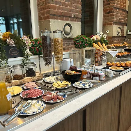 Relais Guillaume De Normandy Hotel