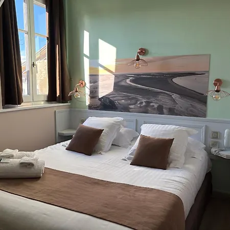 Logis Hotel- Restaurant Le Relais Guillaume De Normandy-parking Gratuit--vue Baie Terrasse-calme-bornes Electrique-local Velos Securise 2*