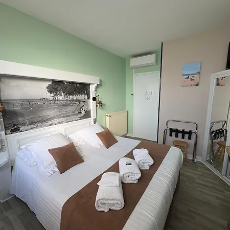 Hotel Logis Hôtel- Restaurant Le Relais Guillaume De Normandy-parking Gratuit-bornes électriques-vue Baie Terrasse-calme