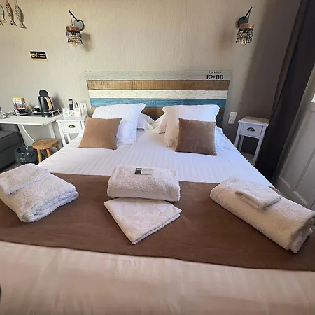 Logis Hotel- Restaurant Le Relais Guillaume De Normandy-parking Gratuit--vue Baie Terrasse-calme-bornes Electrique-local Velos Securise Ξενοδοχείο 2*