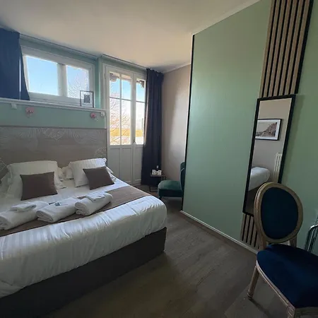 Logis Hotel- Restaurant Le Relais Guillaume De Normandy-parking Gratuit--vue Baie Terrasse-calme-bornes Electrique-local Velos Securise 2*