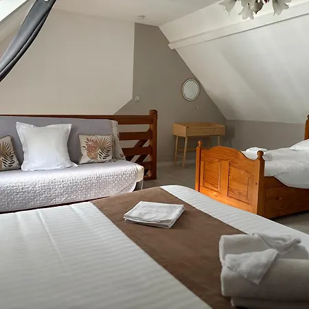 Hotel Logis Hotel- Restaurant Le Relais Guillaume De Normandy-parking Gratuit-bornes Electriques-vue Baie Terrasse-calme 2*