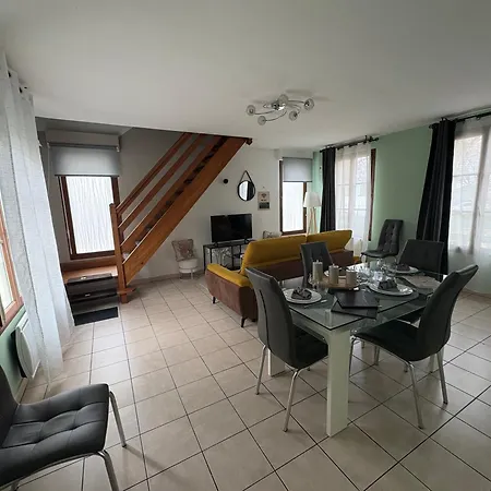 Logis Hotel- Restaurant Le Relais Guillaume De Normandy-parking Gratuit-bornes Electriques-vue Baie Terrasse-calme