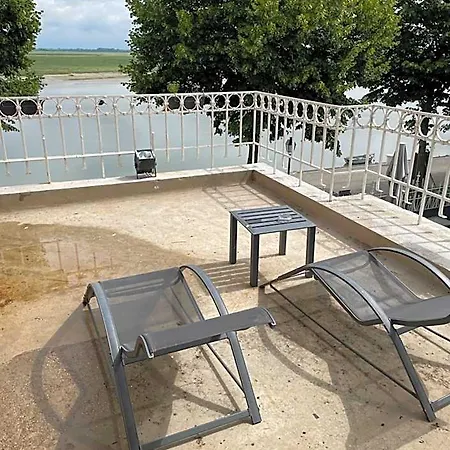 Hotel Logis Hotel- Restaurant Le Relais Guillaume De Normandy-parking Gratuit--vue Baie Terrasse-calme-bornes Electrique-local Velos Securise