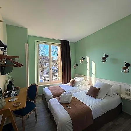 Logis Hotel- Restaurant Le Relais Guillaume De Normandy-parking Gratuit--vue Baie Terrasse-calme-bornes Electrique-local Velos Securise