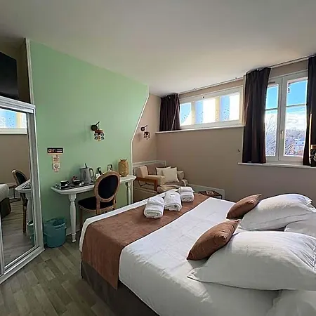 Logis Hotel- Restaurant Le Relais Guillaume De Normandy-parking Gratuit--vue Baie Terrasse-calme-bornes Electrique-local Velos Securise Hotel Saint-Valéry-sur-Somme