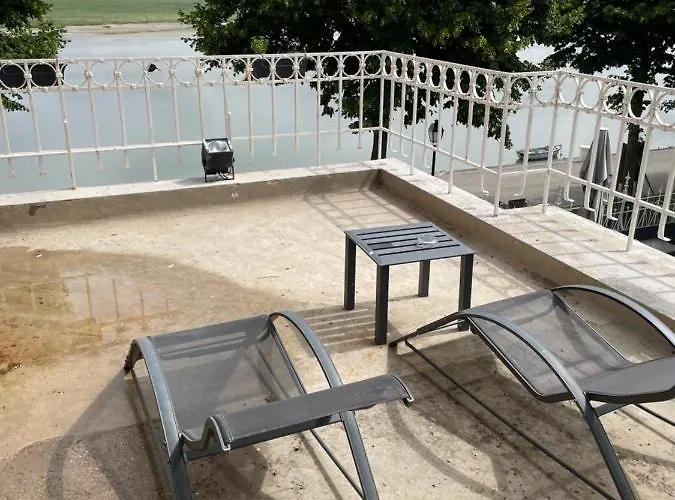 Logis Hotel- Restaurant Le Relais Guillaume De Normandy-parking Gratuit-bornes Electriques-vue Baie Terrasse-calme Hotel