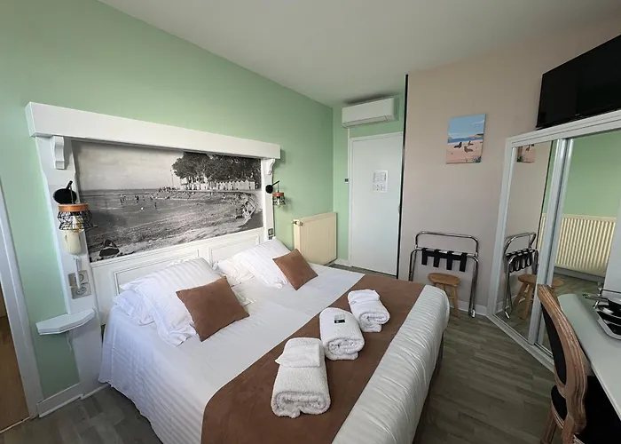 Hotel Logis Hotel- Restaurant Le Relais Guillaume De Normandy-parking Gratuit-bornes Electriques-vue Baie Terrasse-calme