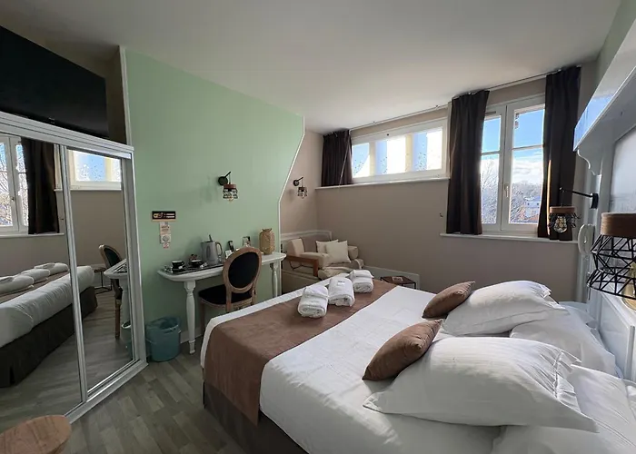 Logis Hotel- Restaurant Le Relais Guillaume De Normandy-parking Gratuit-bornes Electriques-vue Baie Terrasse-calme Hotel 2*