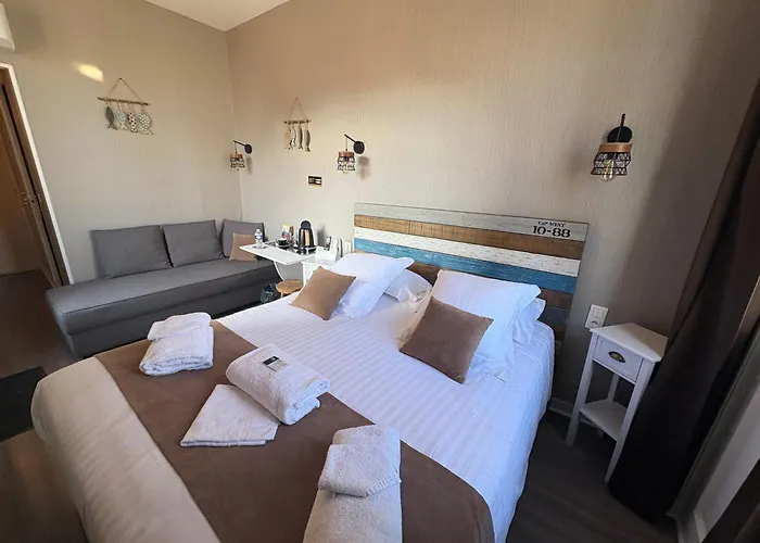 Logis Hotel- Restaurant Le Relais Guillaume De Normandy-parking Gratuit-bornes Electriques-vue Baie Terrasse-calme Hotel