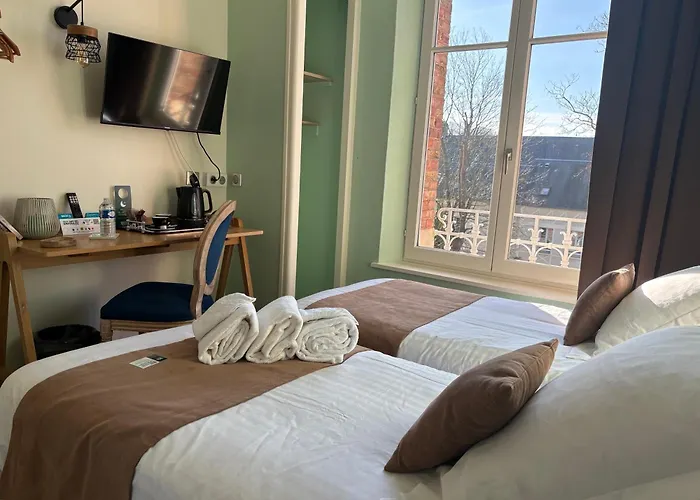 Logis Hotel- Restaurant Le Relais Guillaume De Normandy-parking Gratuit-bornes Electriques-vue Baie Terrasse-calme Hotel