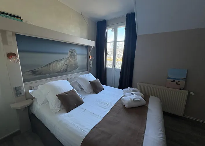 Logis Hotel- Restaurant Le Relais Guillaume De Normandy-parking Gratuit-bornes Electriques-vue Baie Terrasse-calme Hotel