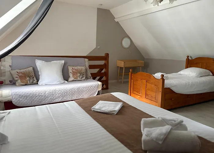 Hotel Logis Hotel- Restaurant Le Relais Guillaume De Normandy-parking Gratuit-bornes Electriques-vue Baie Terrasse-calme 2*